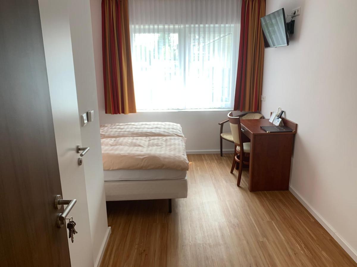 וופרטל Hotel Restaurant Zur Post מראה חיצוני תמונה