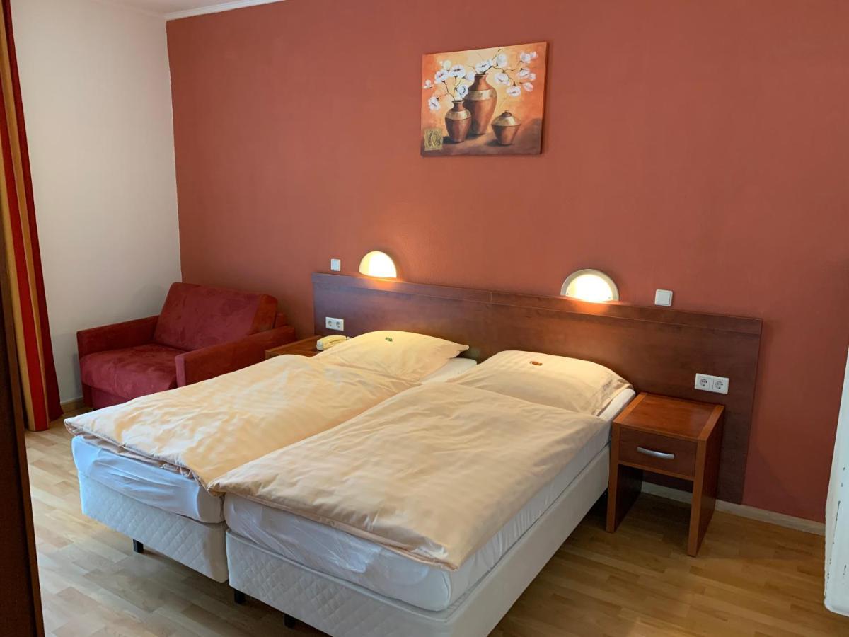 וופרטל Hotel Restaurant Zur Post מראה חיצוני תמונה