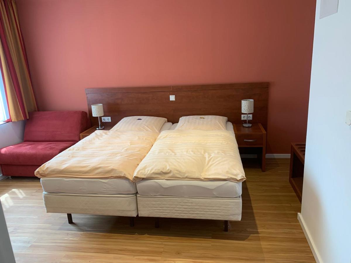וופרטל Hotel Restaurant Zur Post מראה חיצוני תמונה