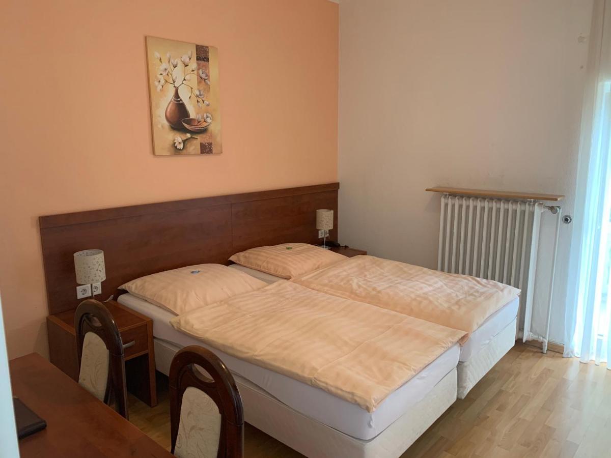 וופרטל Hotel Restaurant Zur Post מראה חיצוני תמונה